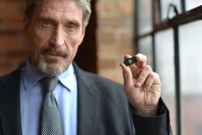 John Mcafee con Everykey password generator